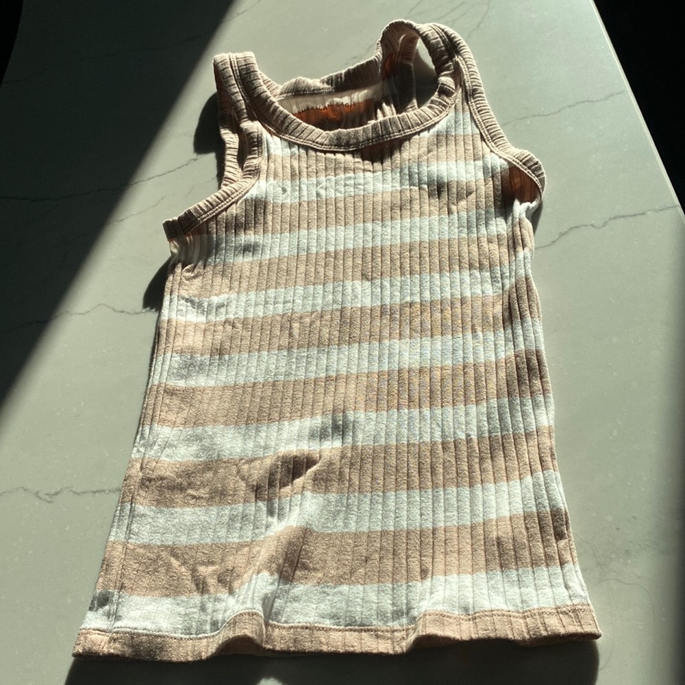 American eagle tank with peach/cream and white size S/P/CH